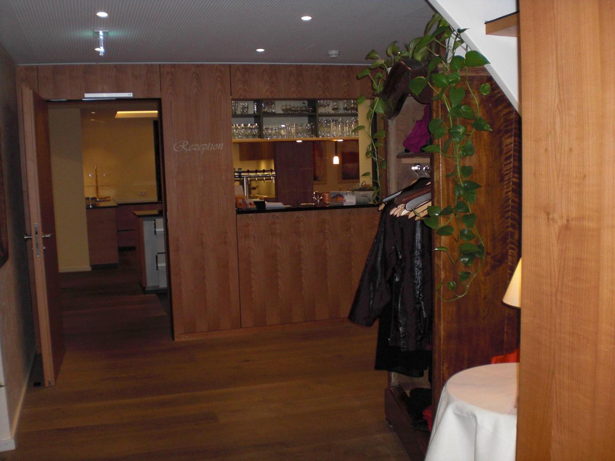 Hotel-Restaurant Schieble เคนซิงเงน ภายนอก รูปภาพ